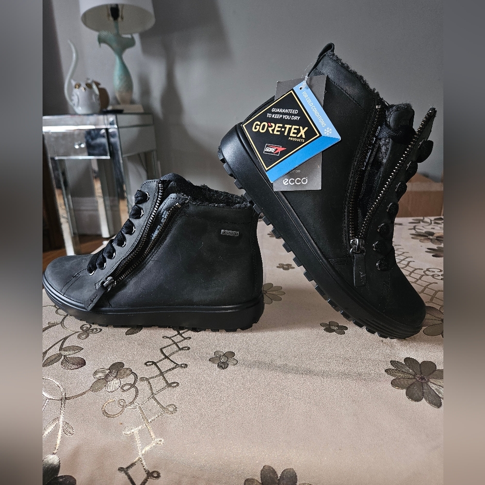 ECCO  NWOB WOMEN'S SOFT 7 TRED GORE-TEX HIGH SNEAKER, BLACK OIL NUBUCK, 6 - Picture 2 of 5